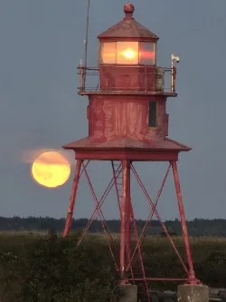 Little Red watches over Thunder Bay